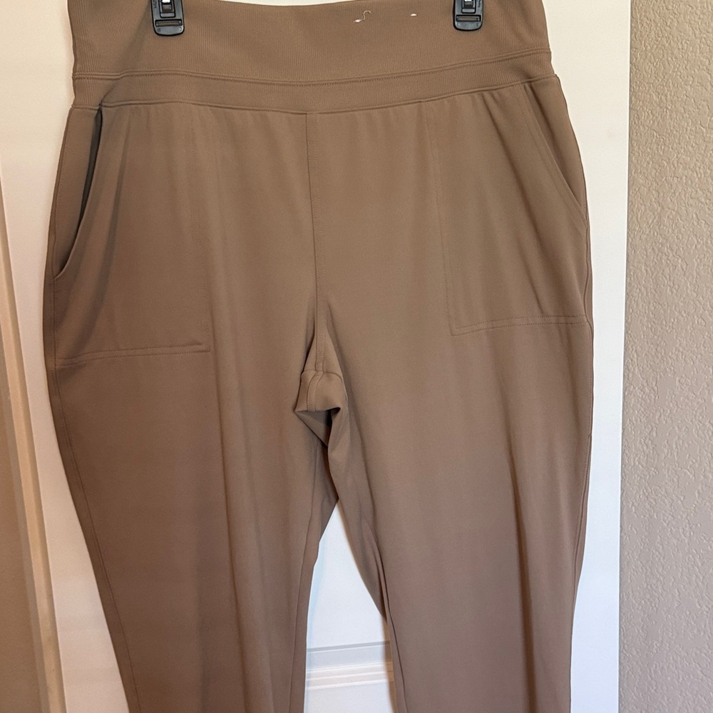 Stylus brand pull on slack
